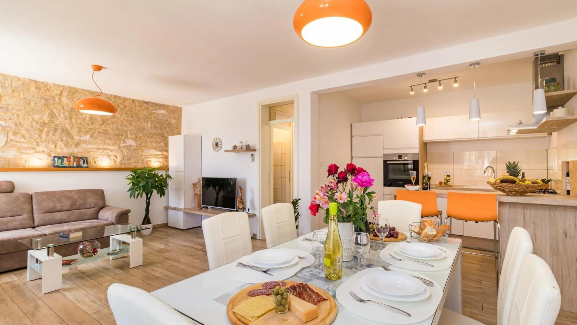 Gemuetliches Stein Ferienhaus Mit Privatem Pool Und Terrasse Mit Grill Galizana 0*,  Croatia