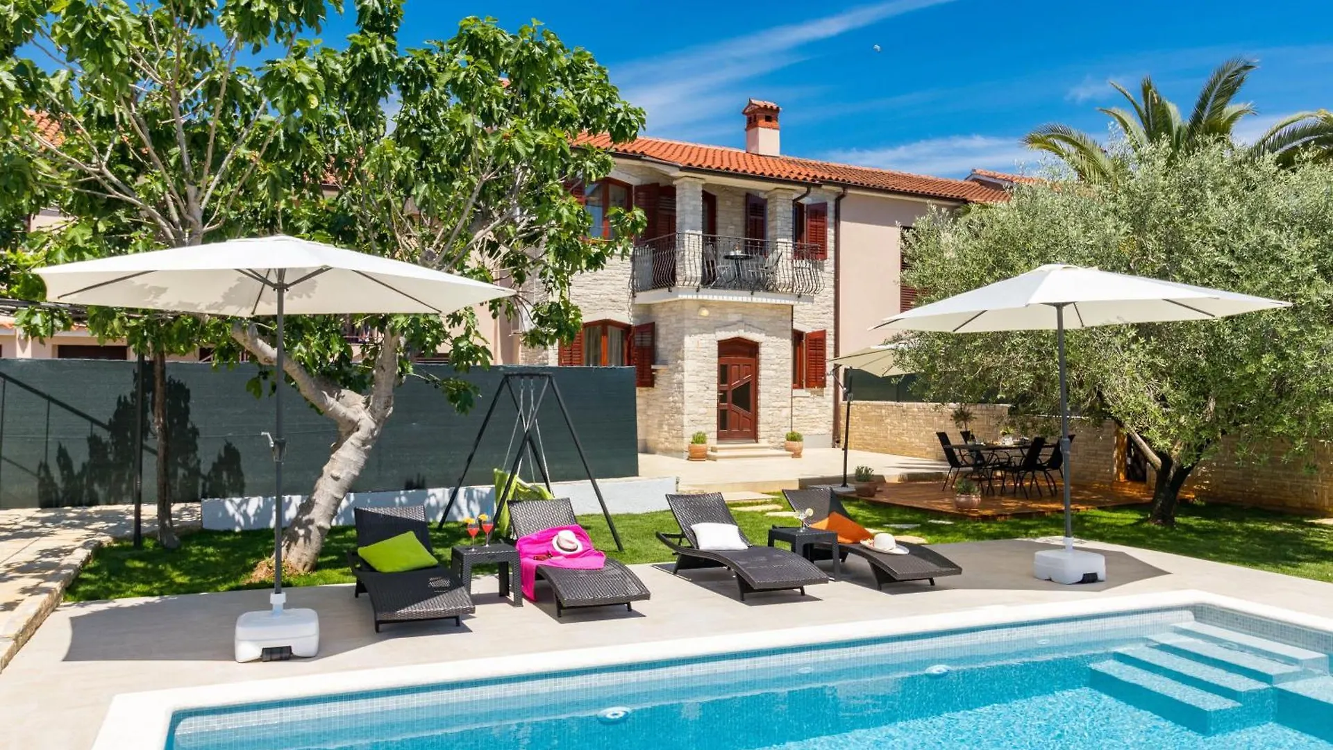 Gemuetliches Stein Ferienhaus Mit Privatem Pool Und Terrasse Mit Grill Galizana Holiday home