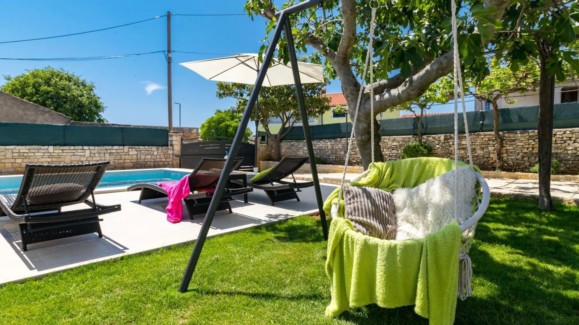 Gemuetliches Stein Ferienhaus Mit Privatem Pool Und Terrasse Mit Grill Galizana 0*,