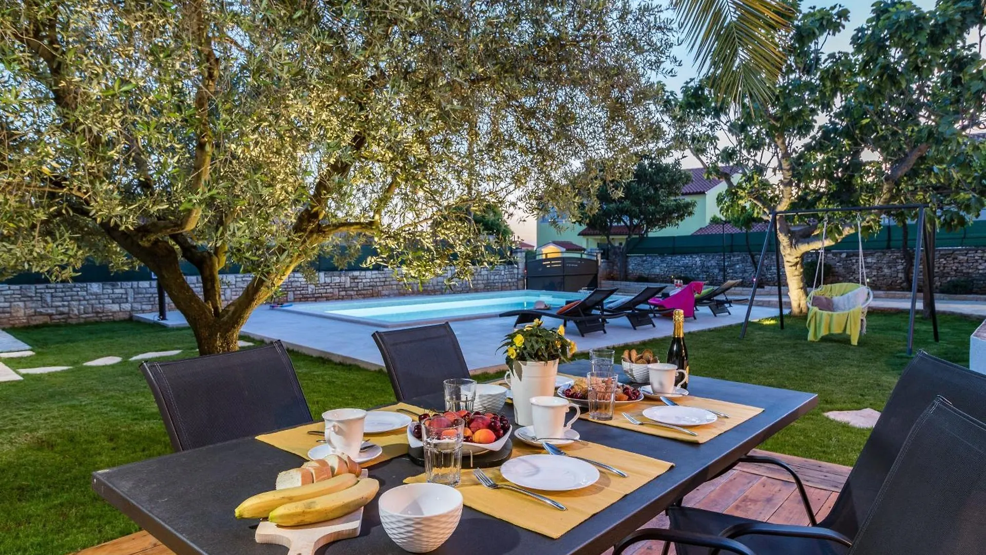 Gemuetliches Stein Ferienhaus Mit Privatem Pool Und Terrasse Mit Grill Galizana 0*,  Croatia