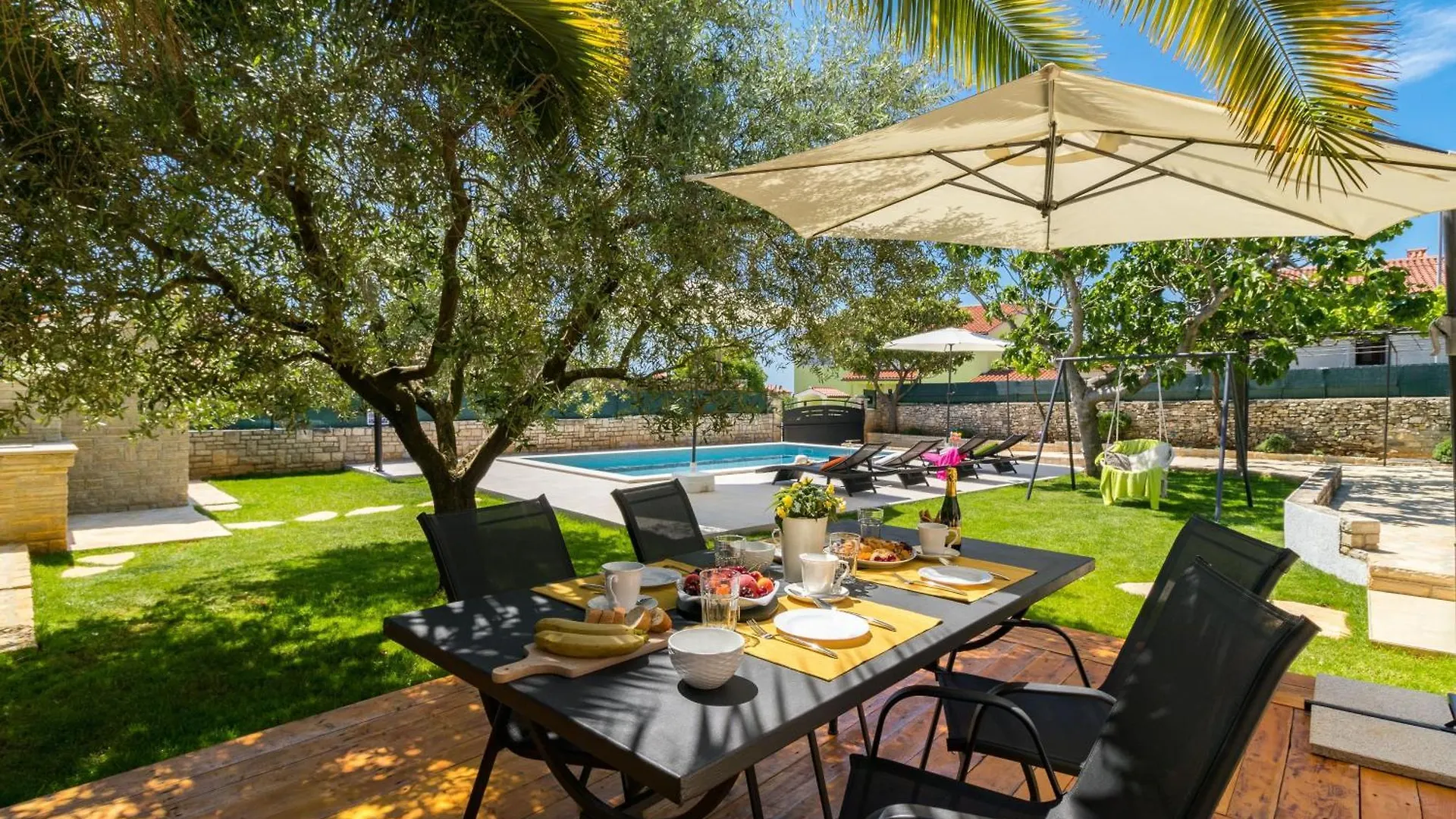 Gemuetliches Stein Ferienhaus Mit Privatem Pool Und Terrasse Mit Grill Galizana Holiday home