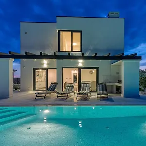 Villa Villa-osmium, Galižana
